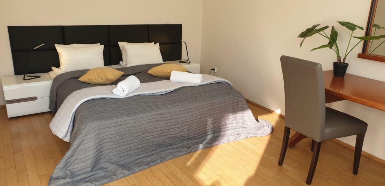 Aparthotel Old City Krakow Luaran gambar